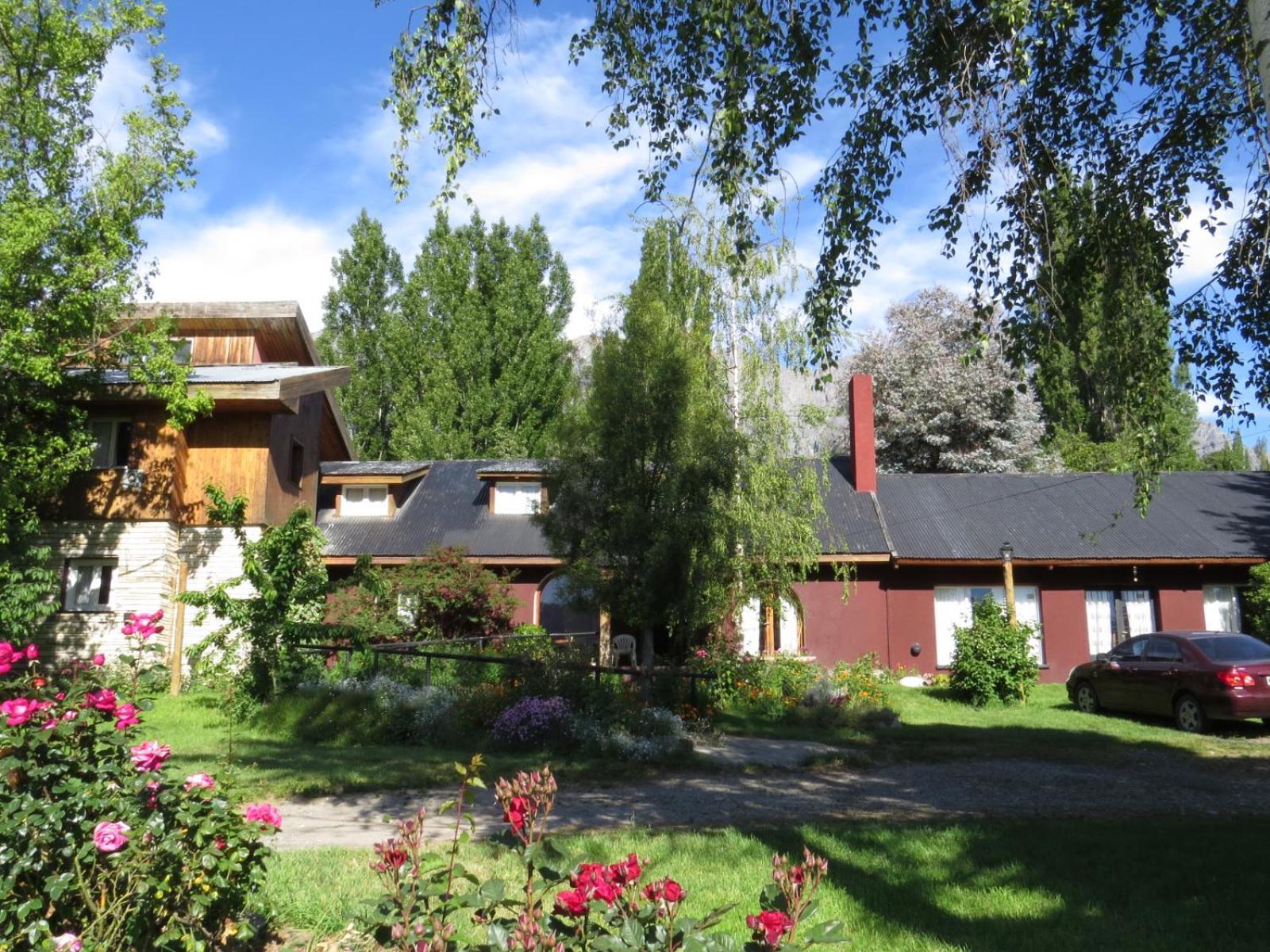 Hosteria Villa Turismo El Bolsón Esterno foto